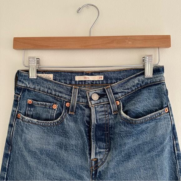 Levi’s Premium Capital E Wedgie Jeans - Picture 3 of 13